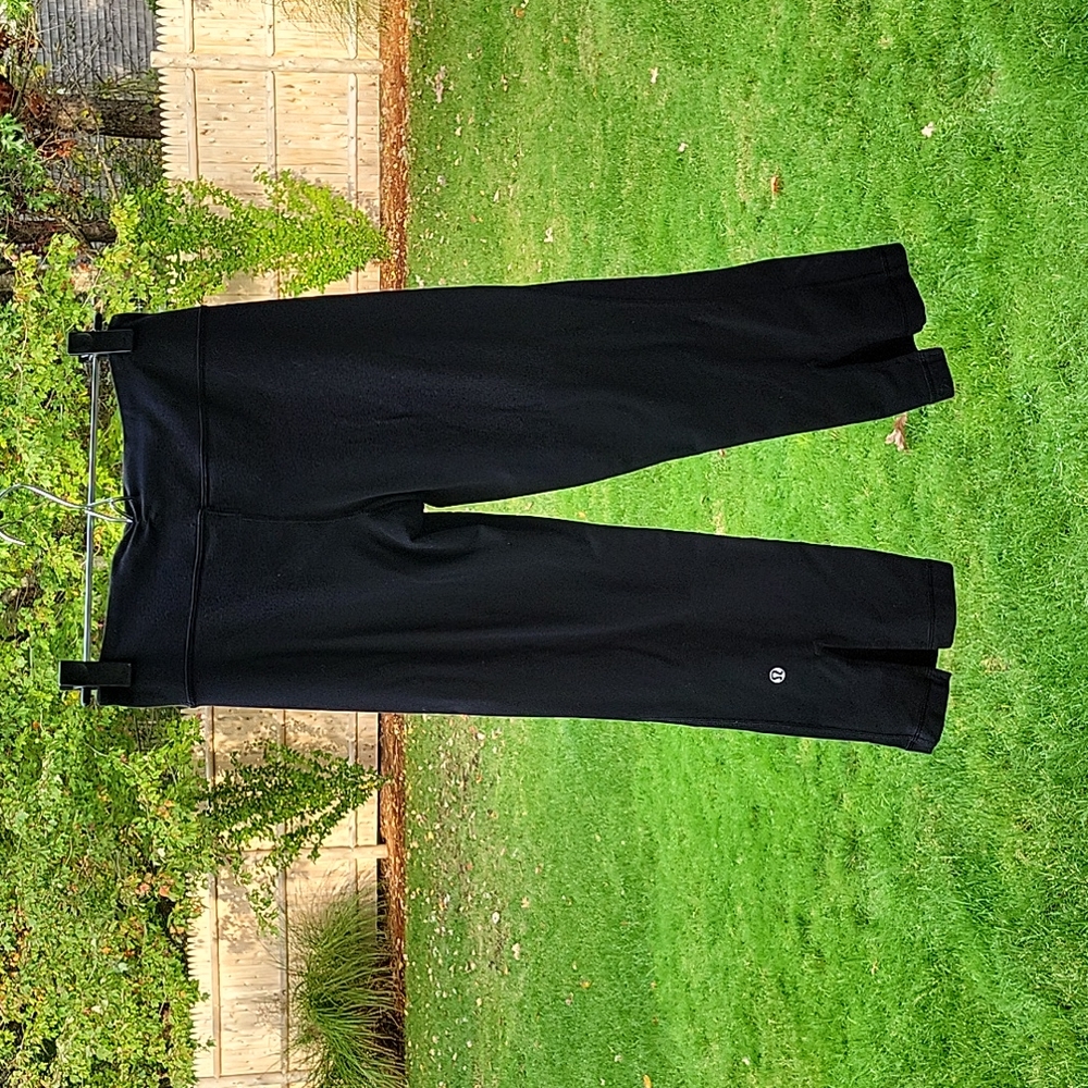 Lululemon kick flare Capri size 6